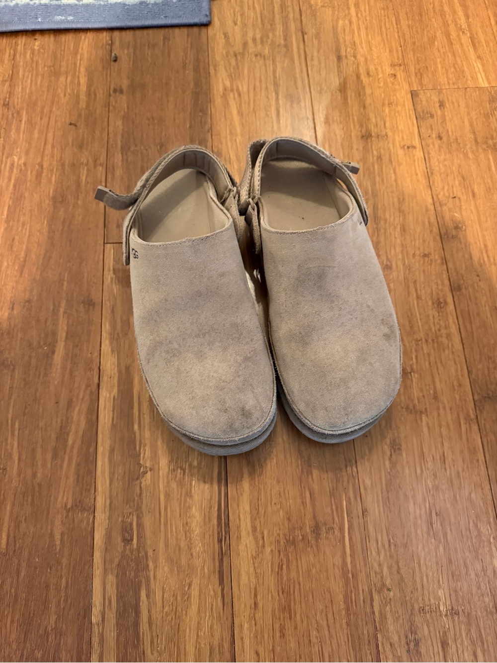 UGG golden star clog in beige